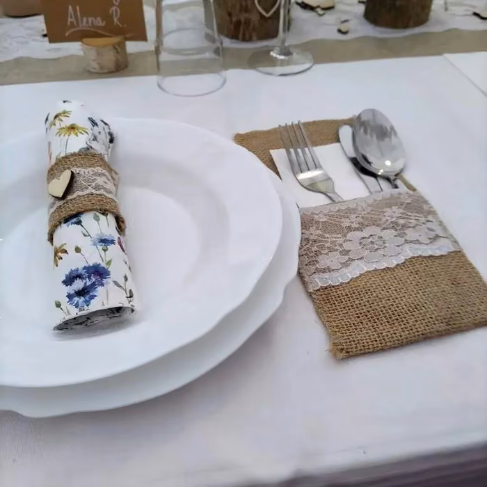 Detail slavnostního prostírání